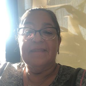 Meet your Posher, Claudia